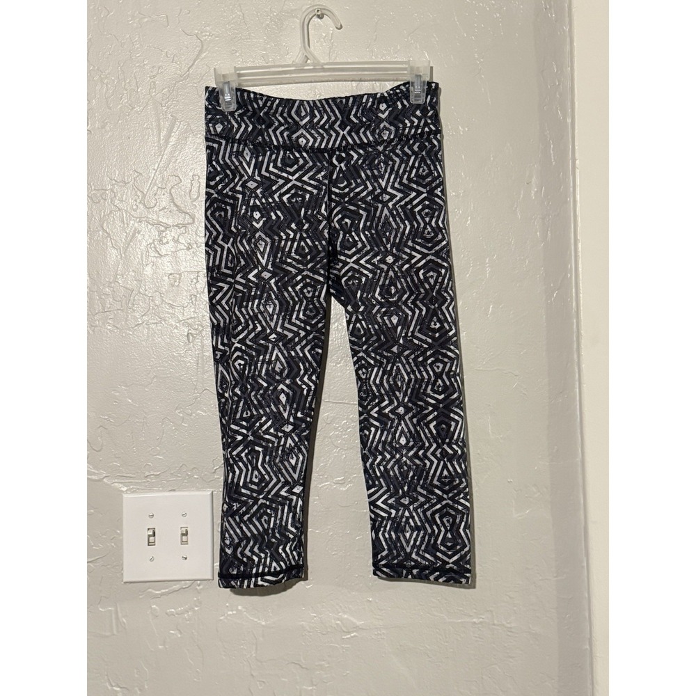Women's Live Love Dream Size Med Workout Active Capri Pants Leggings Geometric